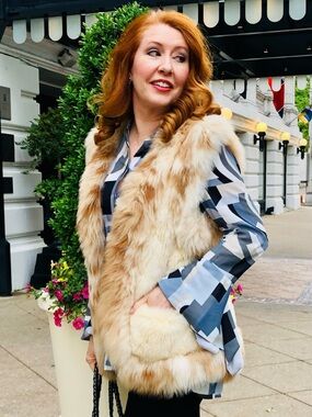 Alpaca fur vest with pockets in tan, cream, & beige tones- LIKE NEW